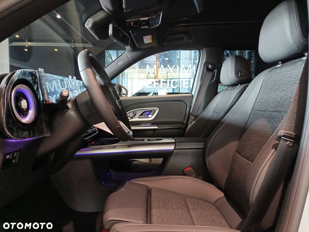 Mercedes-Benz GLB - 14