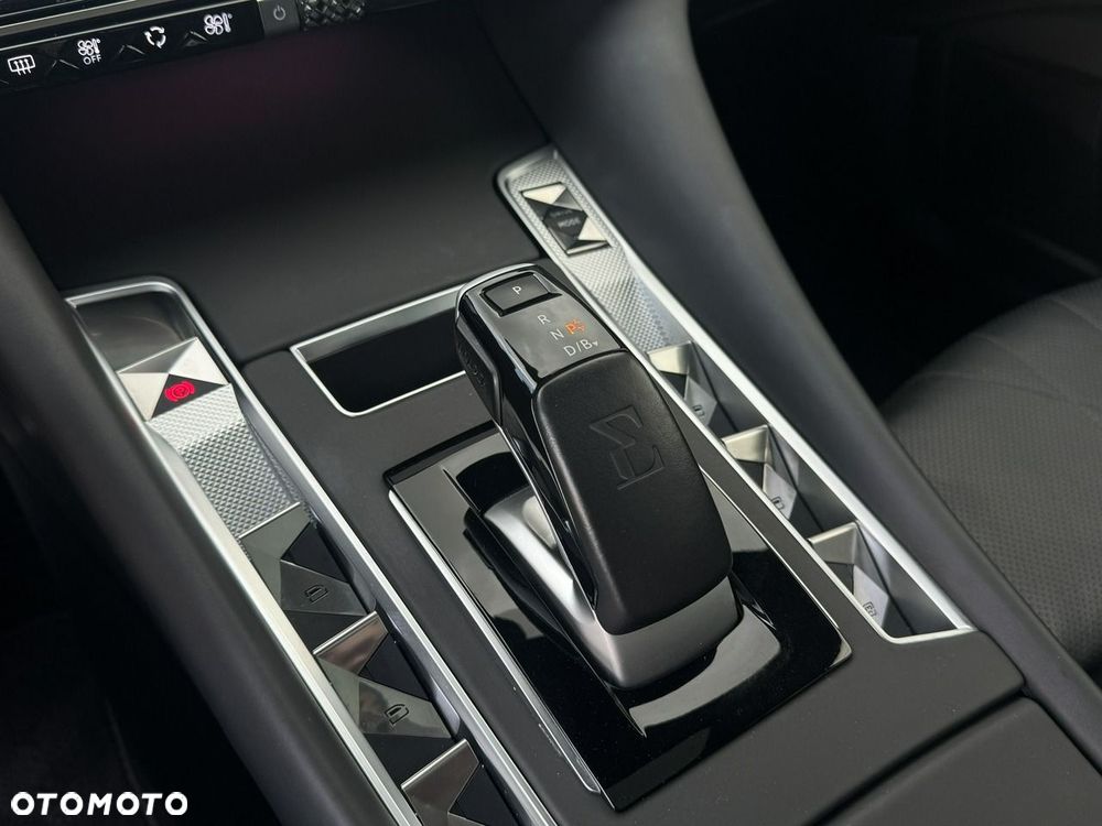 DS Automobiles DS 9 - 19
