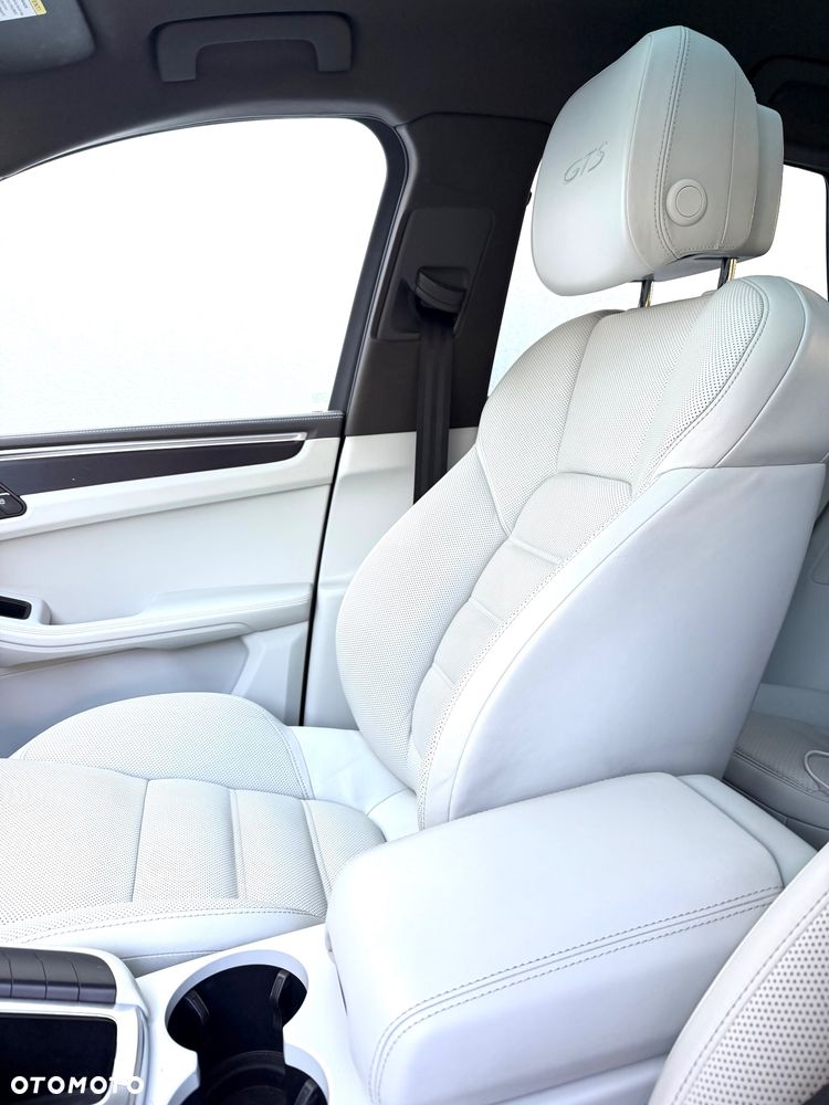 Porsche Macan - 2