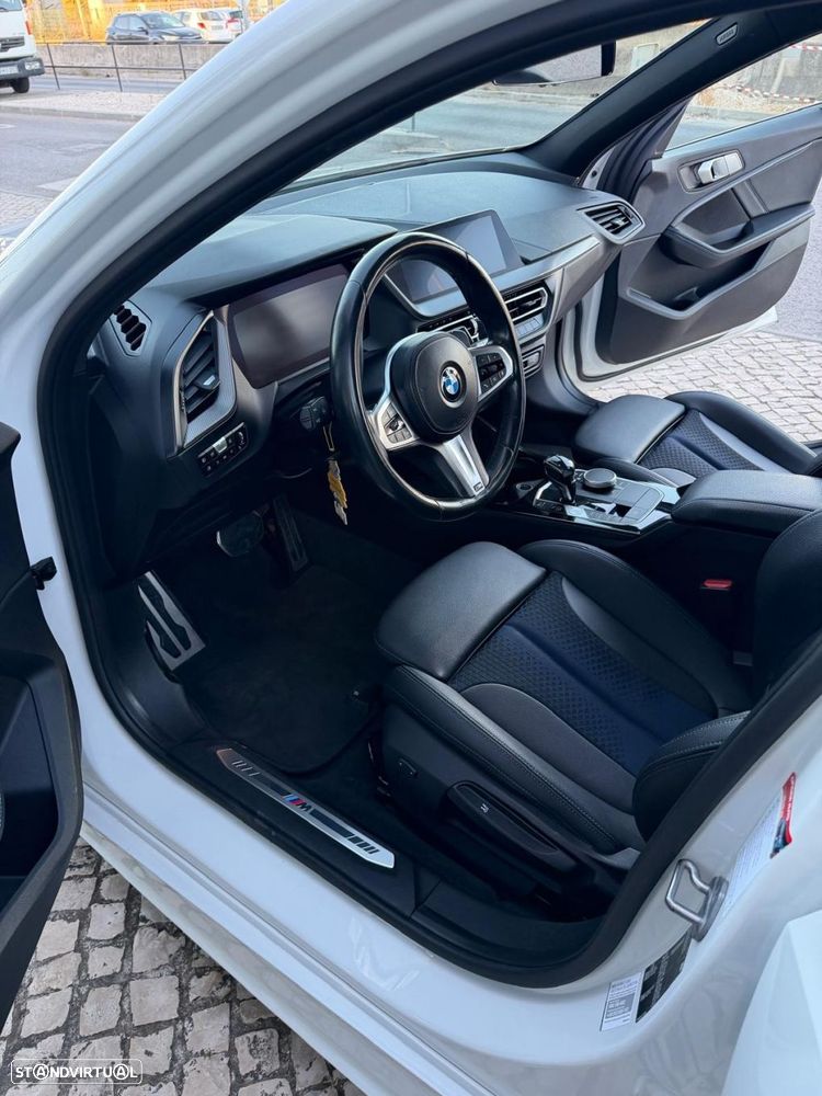 BMW 118 d Pack Desportivo M - 11