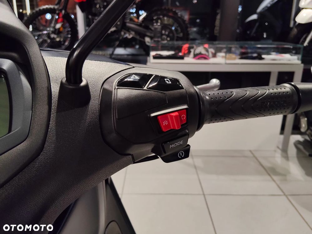 Piaggio Beverly - 14