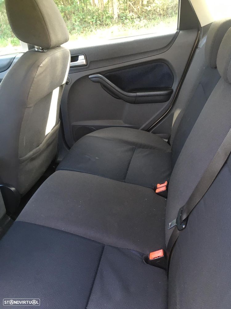 Ford Focus SW 1.6 TDCi Trend - 11