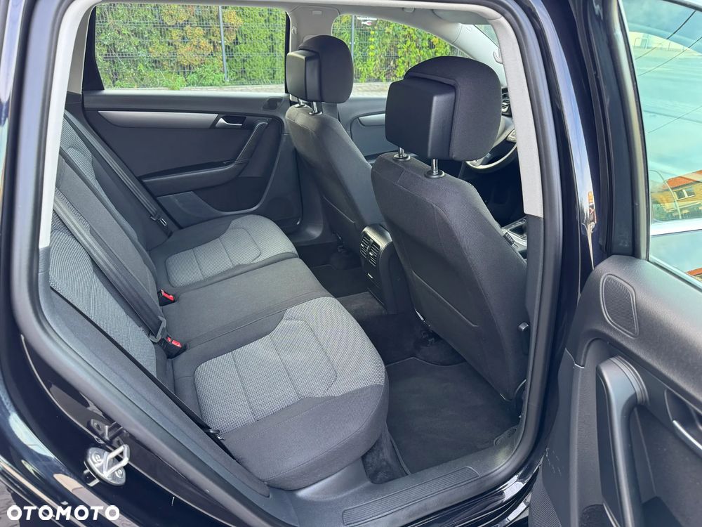 Volkswagen Passat Variant ver-variant-2-0-tdi-bluemotion-technology-highline - 8