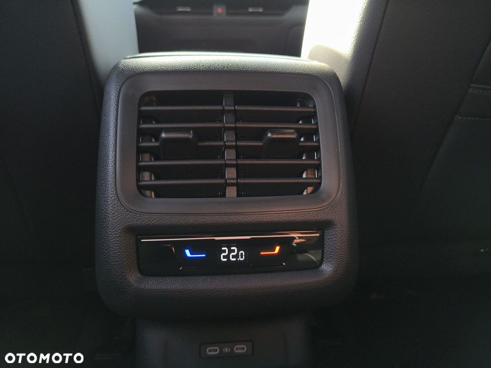 Volkswagen T-Roc 1.5 TSI HEV R-Line - 23