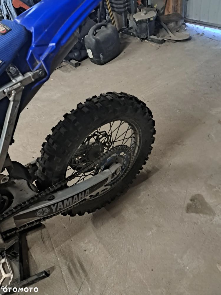 Yamaha YZF - 8