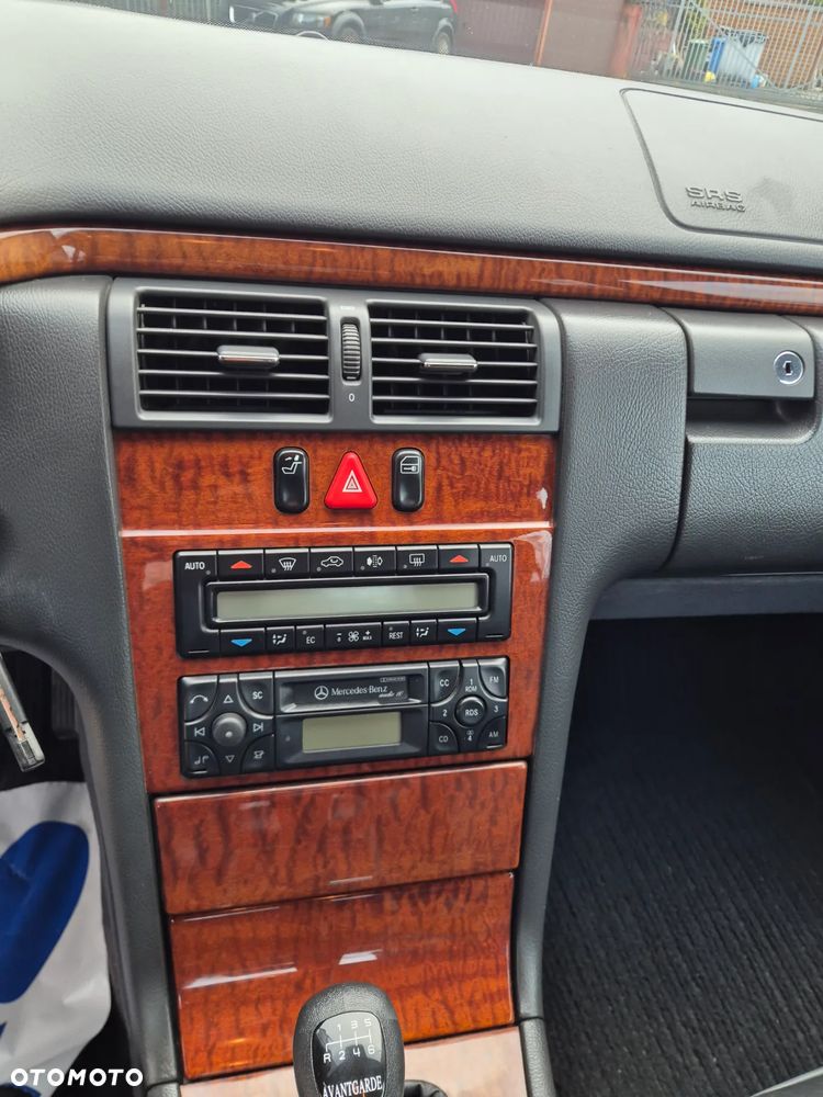 Mercedes-Benz Klasa E 220 CDI Avantgarde - 15