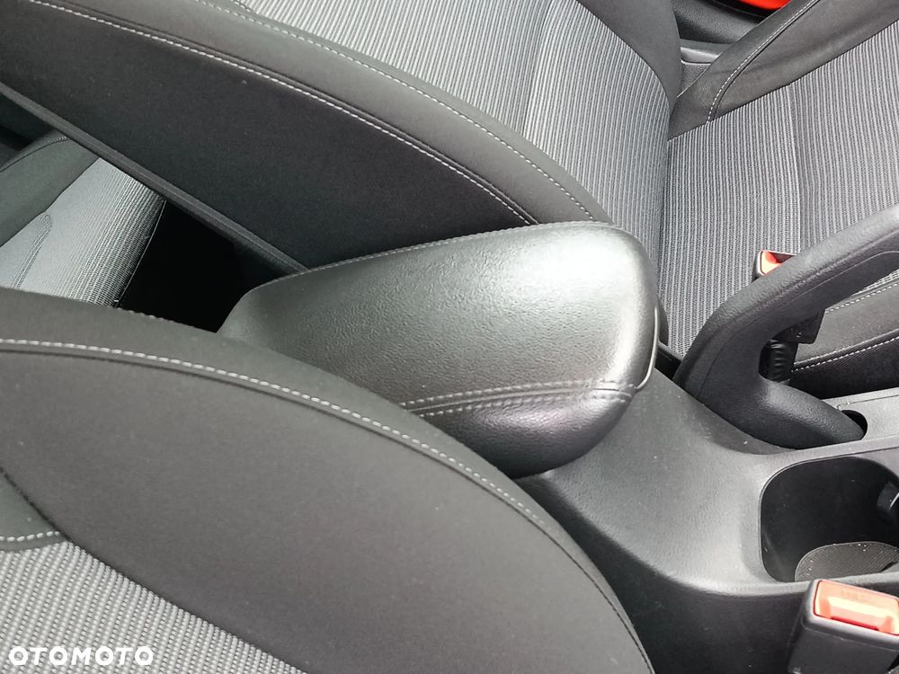 Hyundai i30 1.5 DPI Classic + - 14