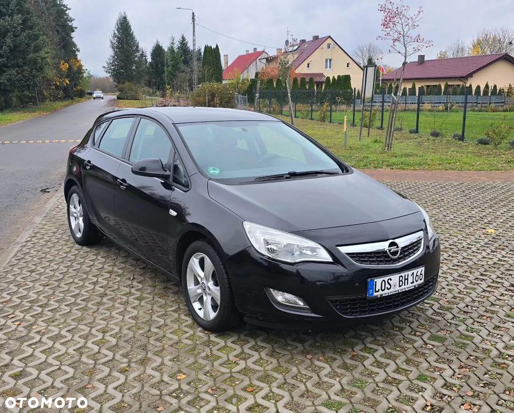 Opel Astra 2.0 CDTI DPF Automatik Design Edition - 3