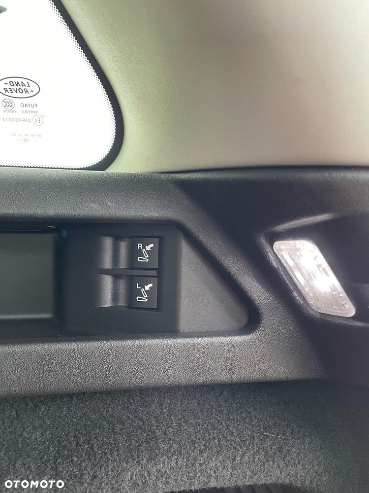 Land Rover Discovery Sport - 23