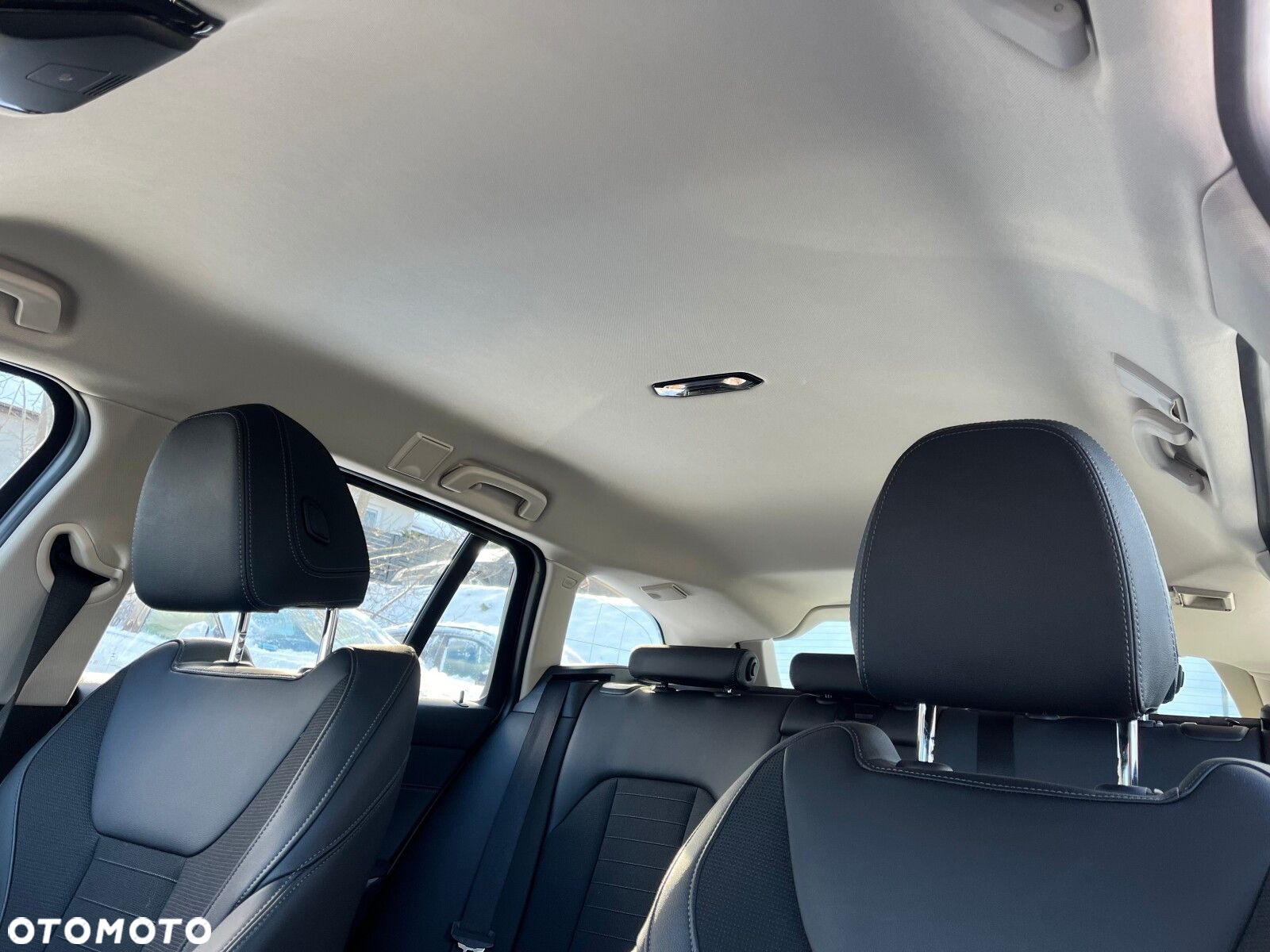 BMW Seria 3 318i - 35