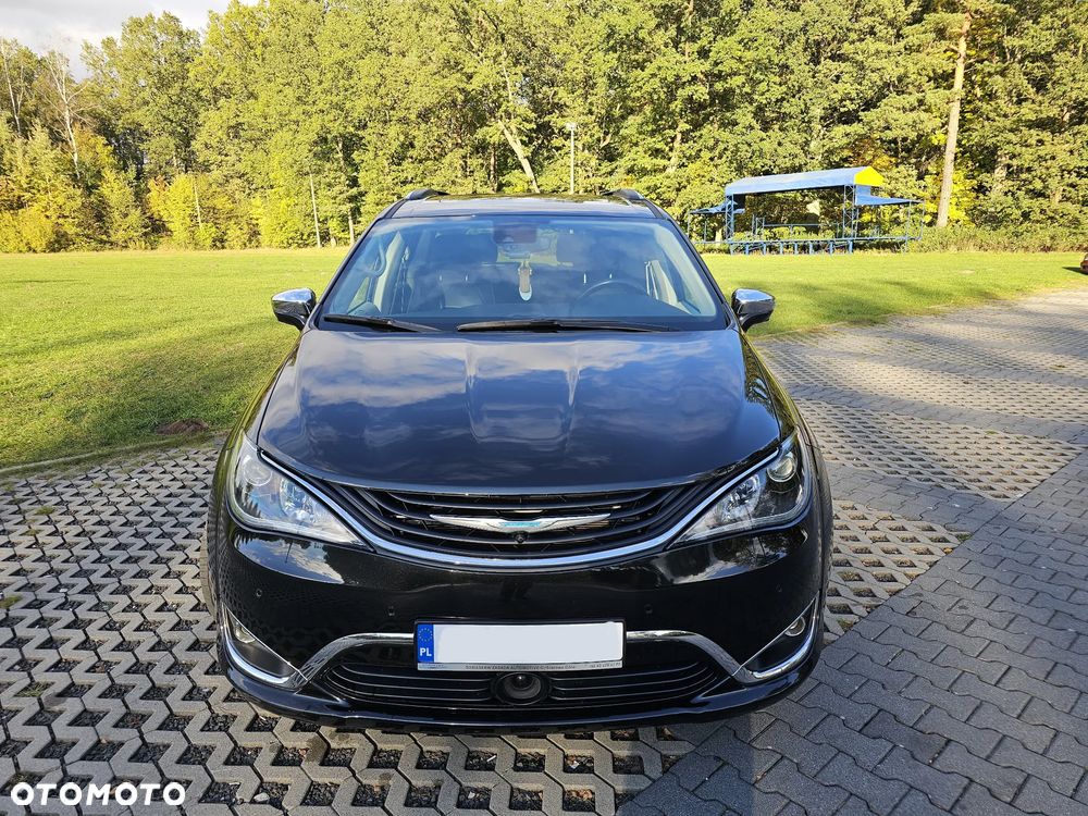 Chrysler Pacifica - 4