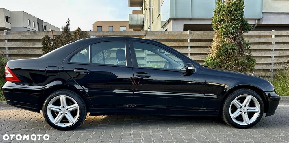 Mercedes-Benz Klasa C 180 Kompressor Classic - 11