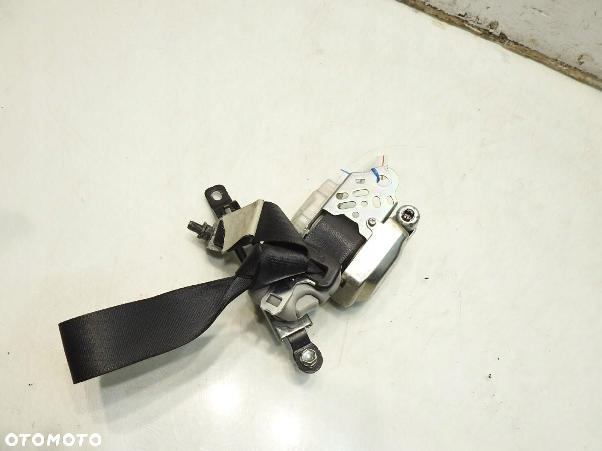 PAS BEZPIECZEŃSTWA PRAWY PRZÓD SUZUKI SWIFT IV 3D - 3