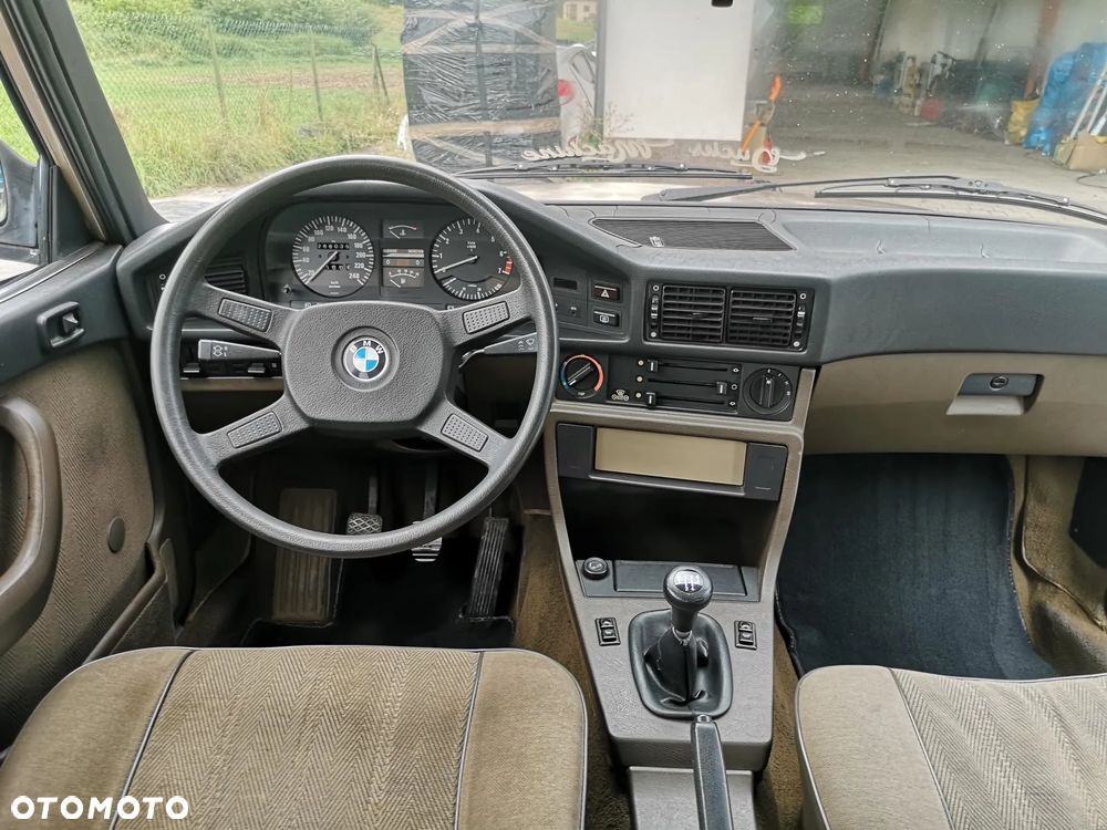 BMW Seria 5 - 24