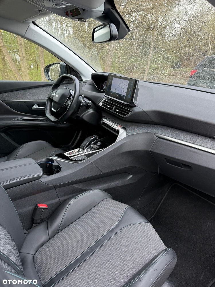 Peugeot 3008 1.5 BlueHDi Allure Pack S&S EAT8 - 26