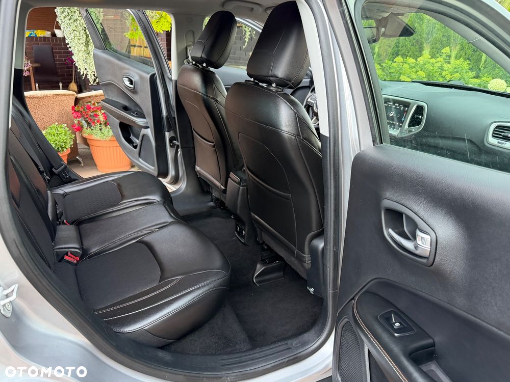 Jeep Compass 1.4 MultiAir Longitude - 29