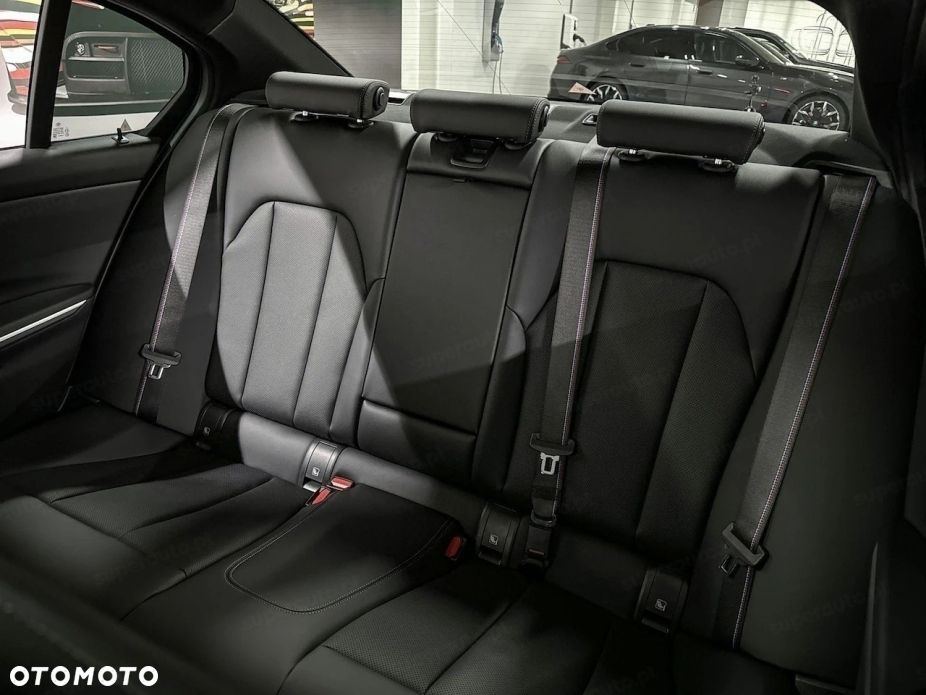 BMW Seria 3 330i xDrive M Sport sport - 14