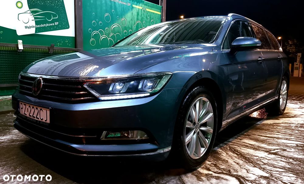Volkswagen Passat - 1