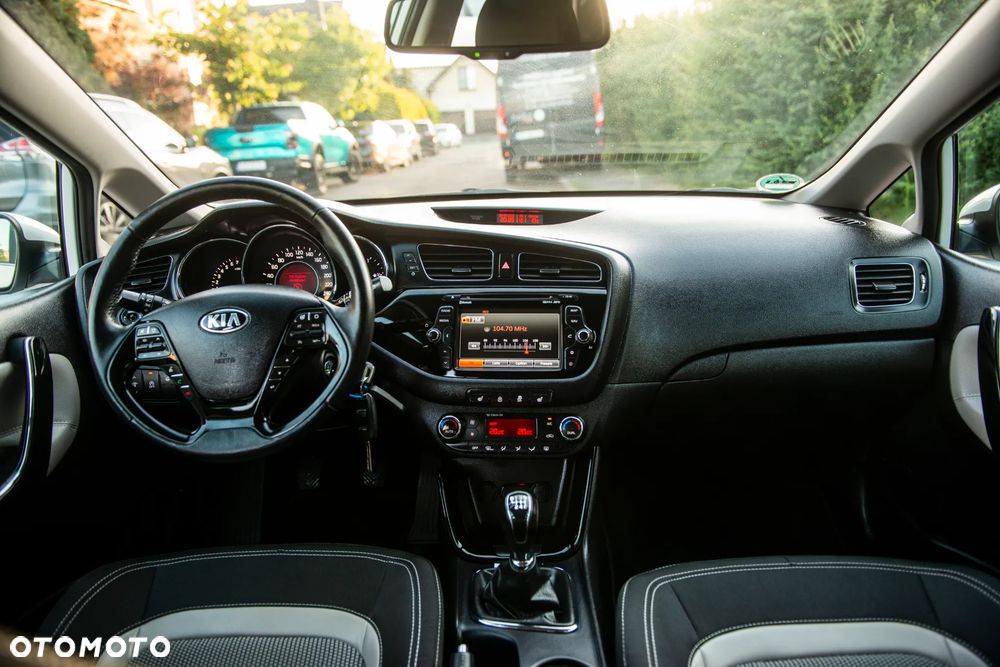 Kia Ceed 1.4 CVVT Vision - 32
