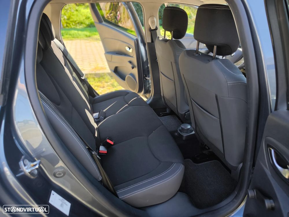 Renault Clio Sport Tourer - 11