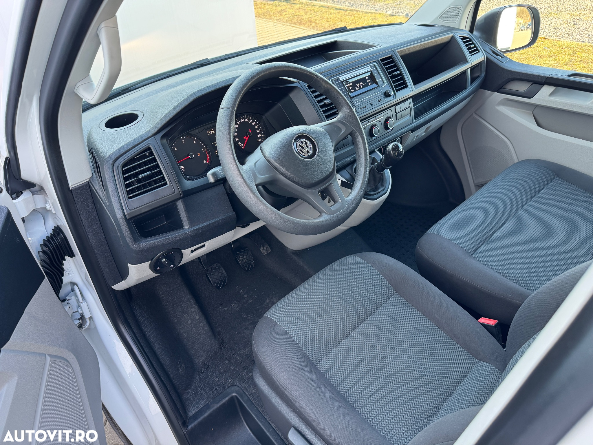 Volkswagen Transporter Kombi T6 2.0 TDI 75 kW LR - 10