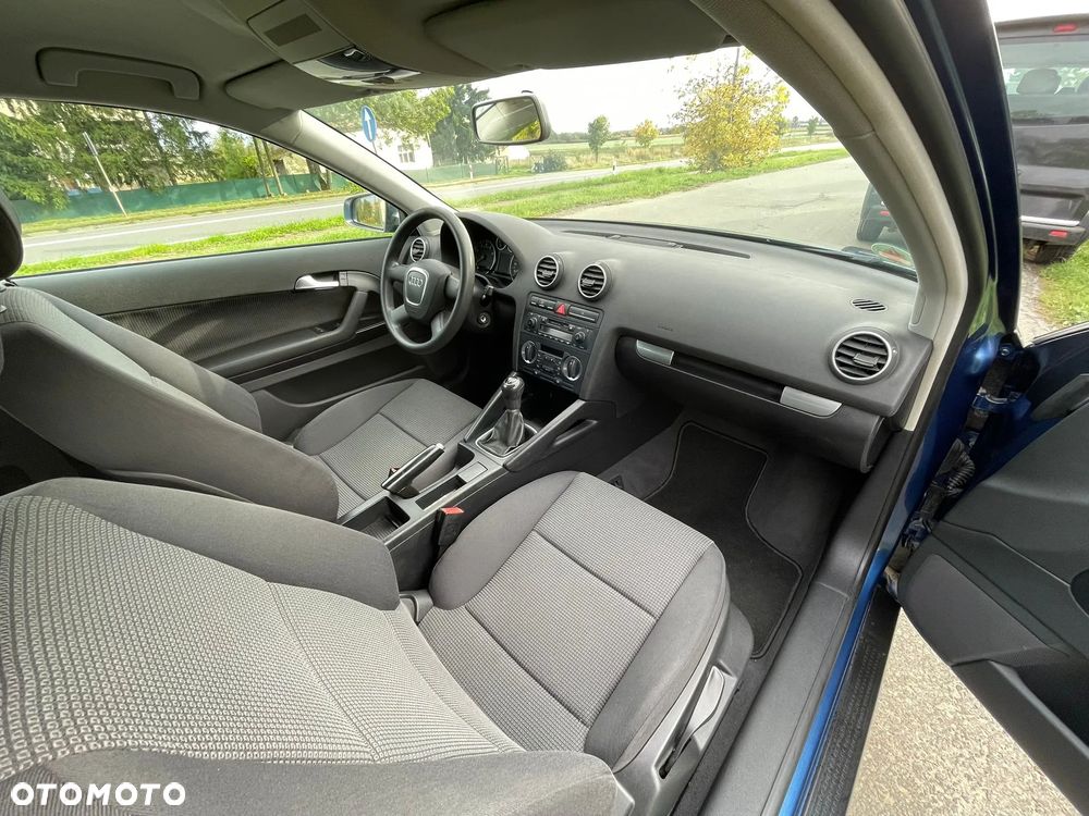 Audi A3 1.6 Limited Edition - 11