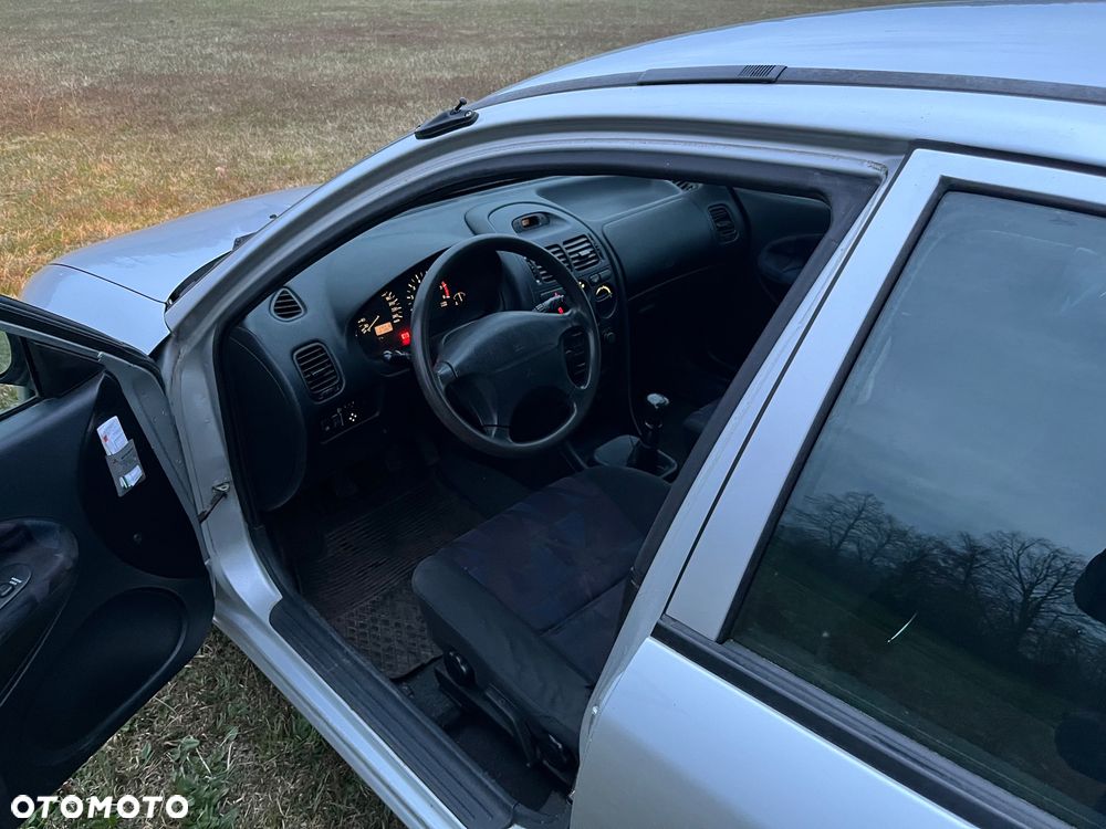 Mitsubishi Carisma 1600 GL - 8