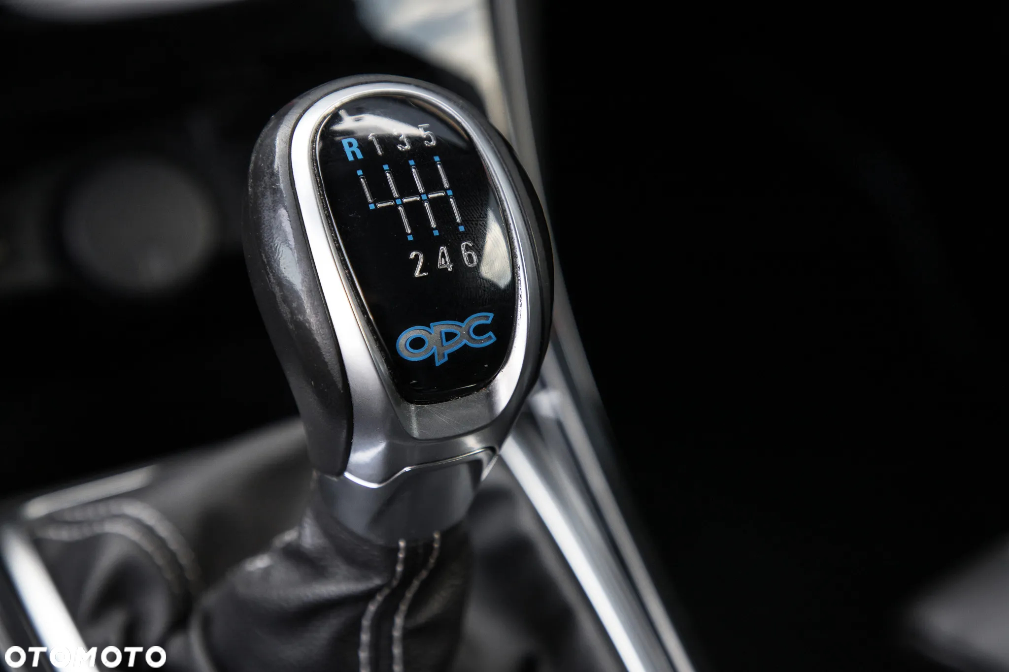 Opel Astra IV GTC OPC - 25