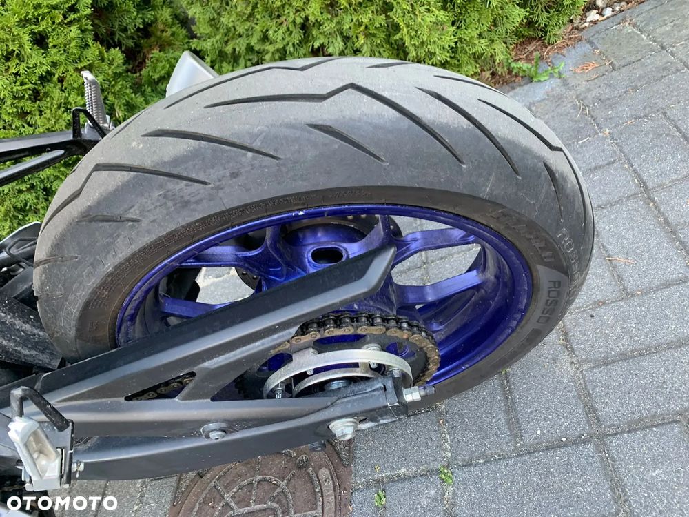 Yamaha R3 - 9