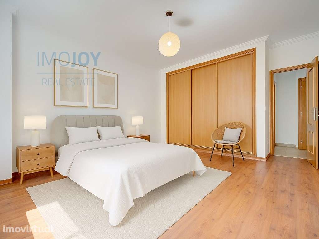 Moradia T5 com Garagem em Corroios - Grande imagem: 2/32