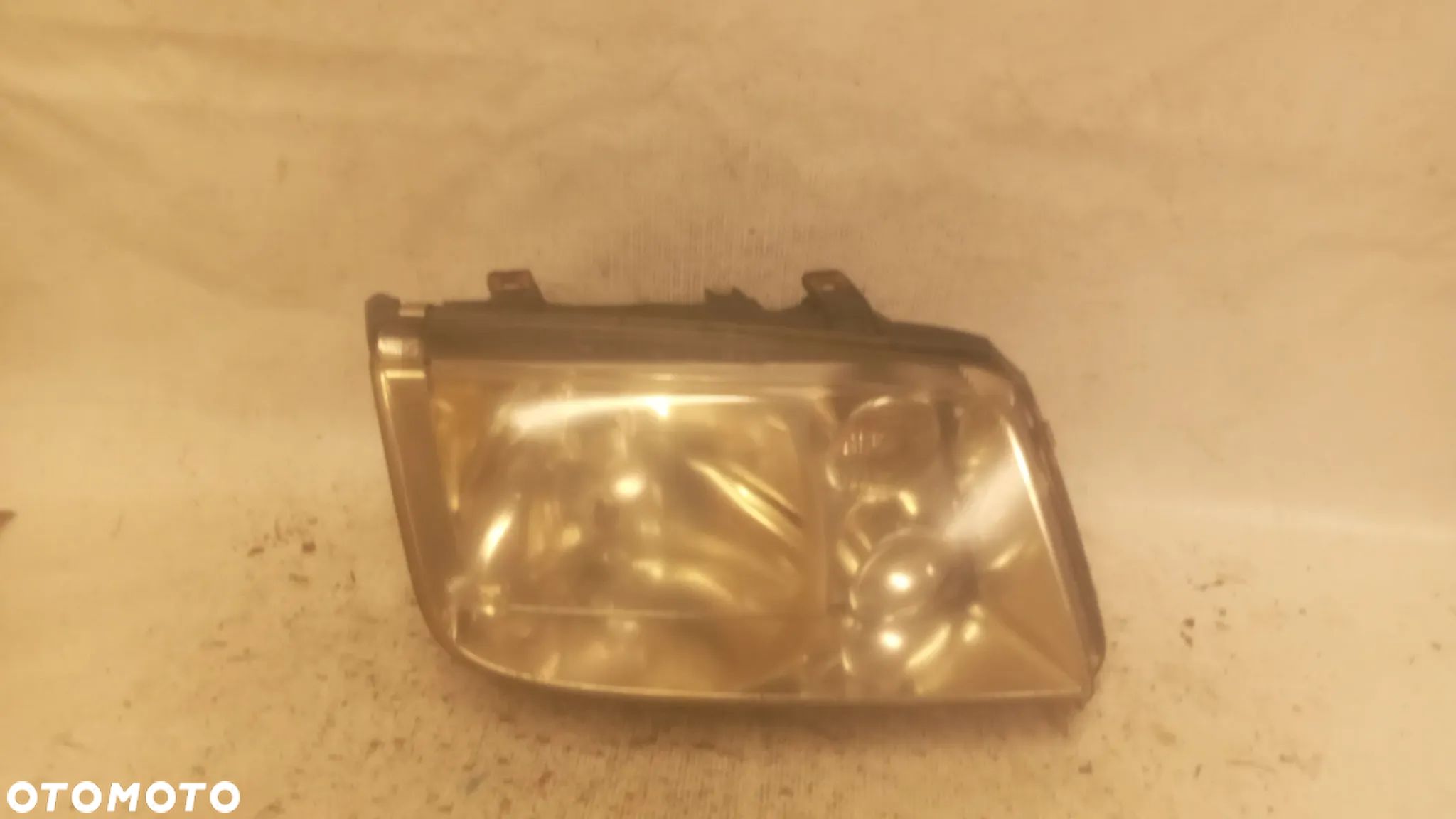 .  PRZOD PRZEDNIA LAMPA PRAWA VOLKSWAGEN BORA - 1
