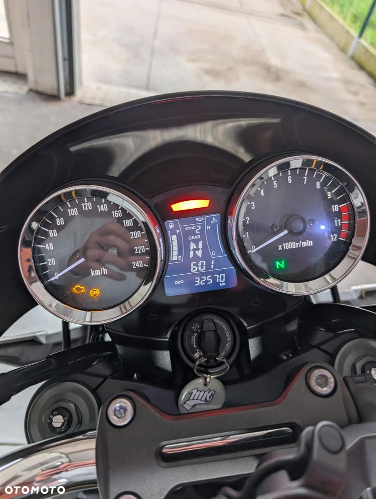Kawasaki Z 900 RS - 7