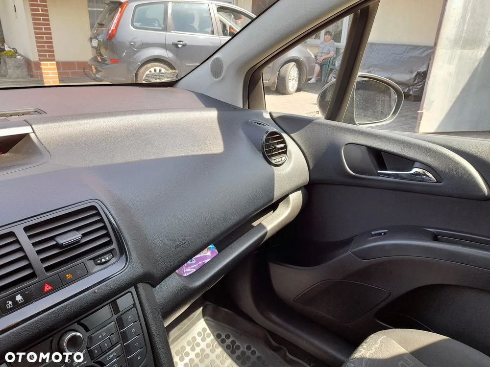 Opel Meriva - 9