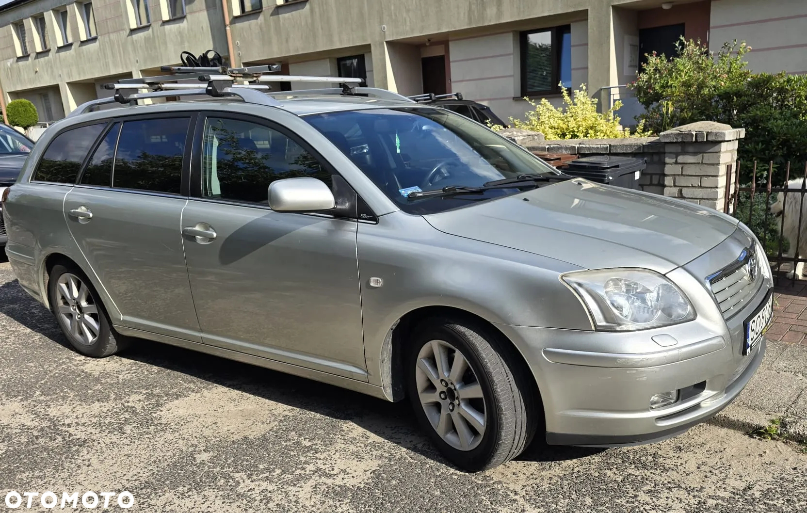 Toyota Avensis - 4