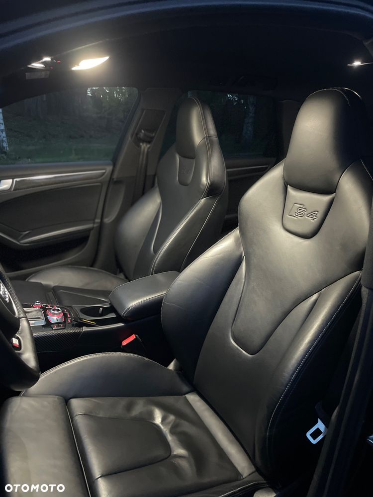 Audi A4 Avant 2.0 TDI Quattro S tronic - 6