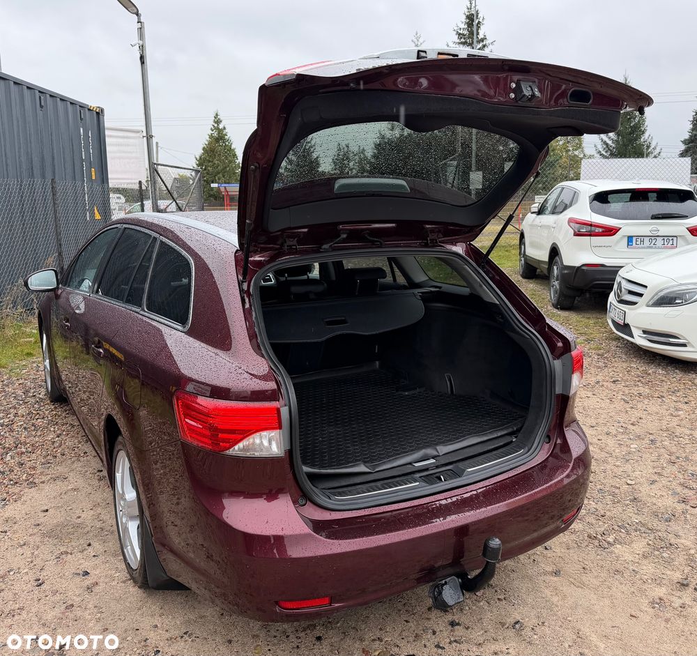 Toyota Avensis - 32