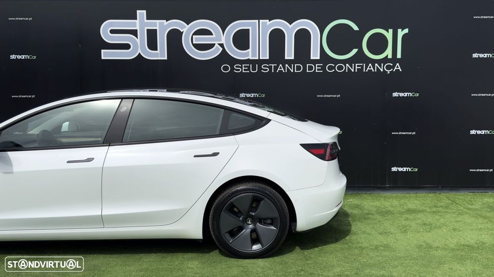 Tesla Model 3 - 4