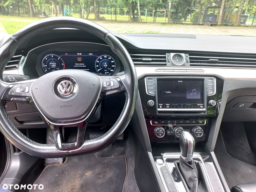 Volkswagen Passat - 14