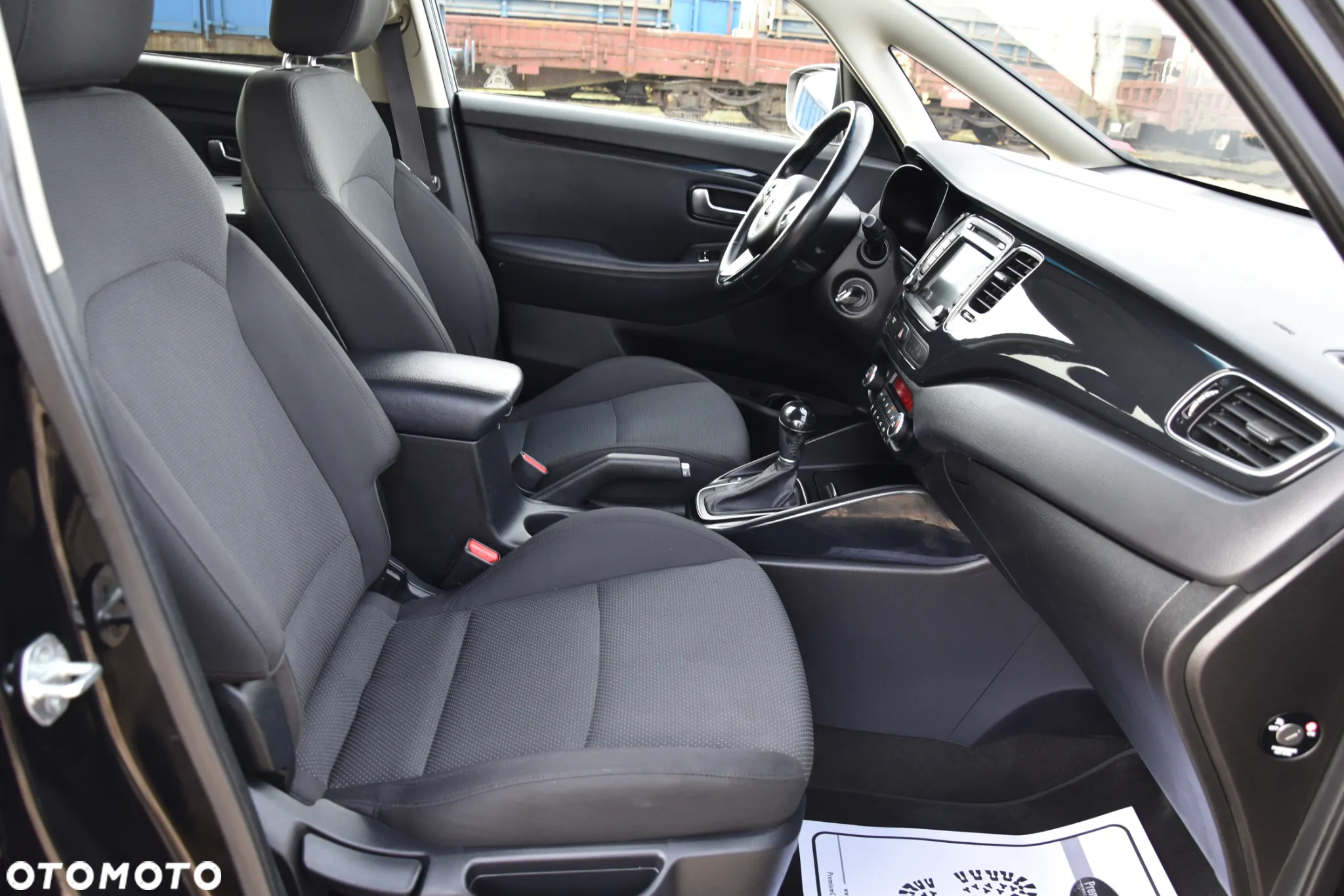 Kia Carens 1.7 CRDi Business Line 7os 7DCT - 19