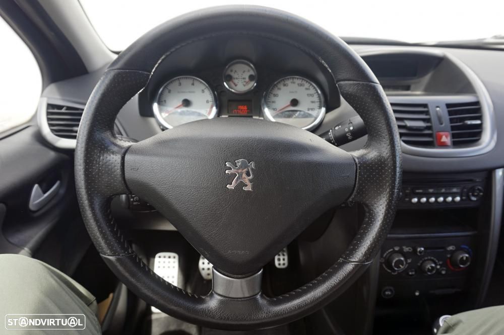 Peugeot 207 1.4 16V Trendy - 10