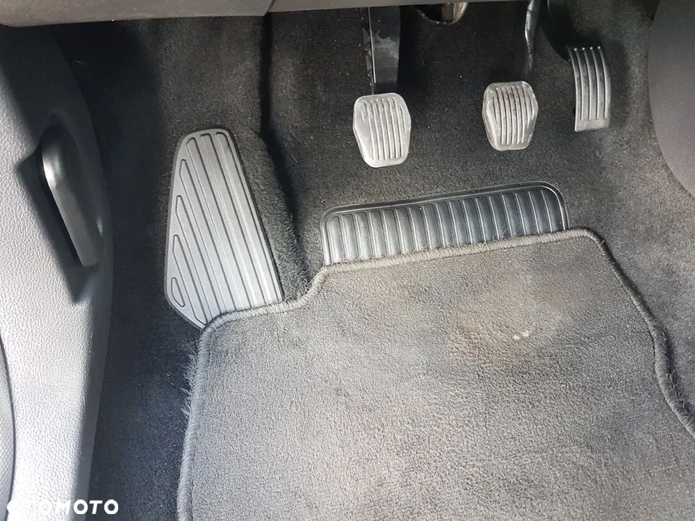 Ford Focus 1.0 EcoBoost Trend Sport - 14