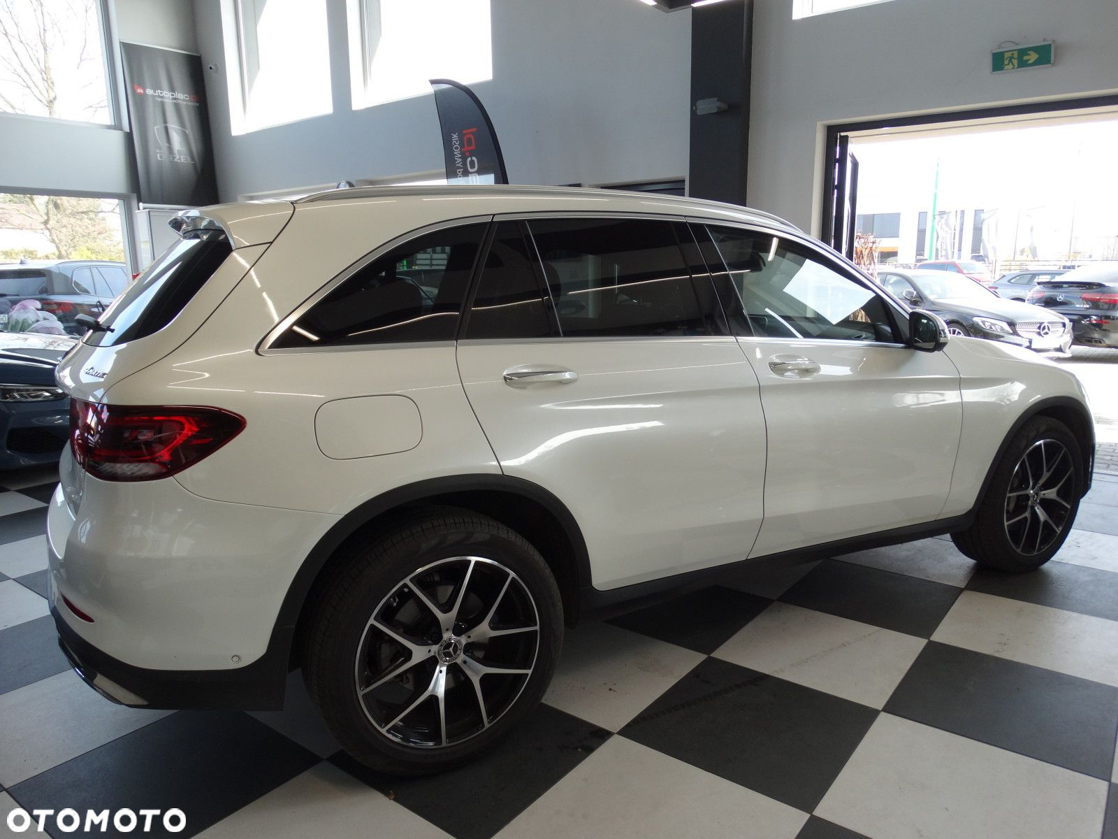 Mercedes-Benz GLC - 4