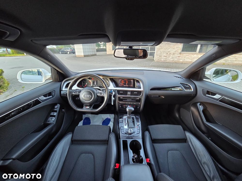 Audi A4 Avant 2.0 TDI DPF clean diesel quattro S tronic S line Sportpaket - 22
