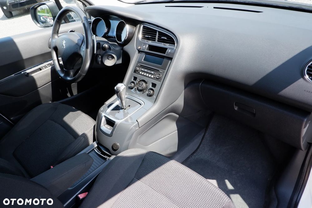 Peugeot 5008 HDI FAP 110 EGS6 Premium - 4