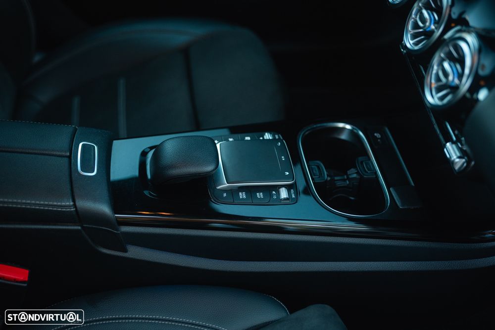 Mercedes-Benz A 250 e AMG Line - 30