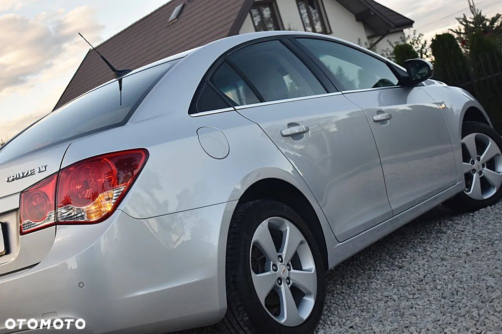 Chevrolet Cruze 1.8 LT - 35