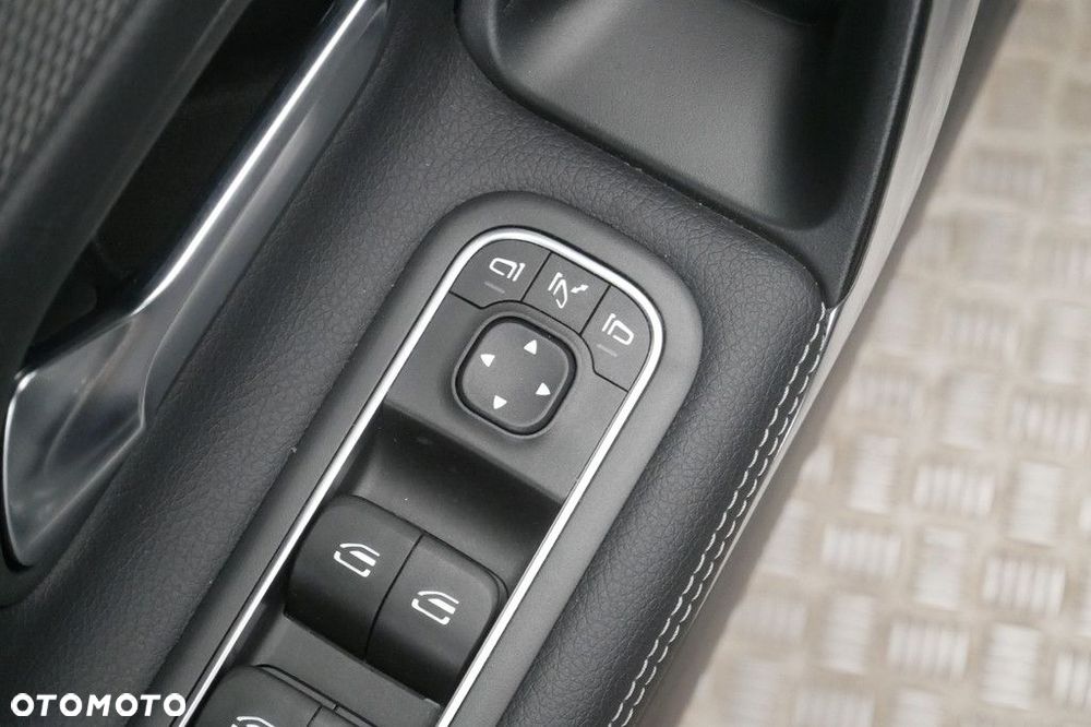 Mercedes-Benz CLA - 28