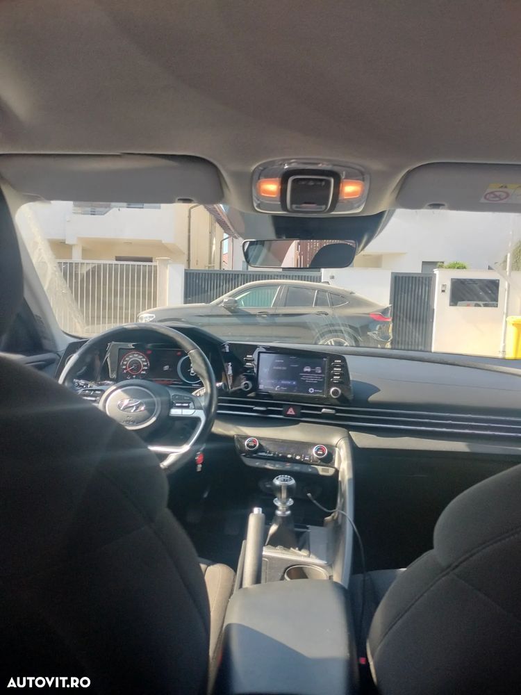 Hyundai Elantra 1.6 l 123 CP 6MT Highway - 18