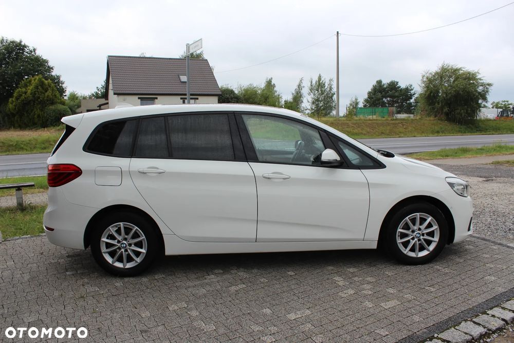 BMW Seria 2 218d Luxury Line - 9