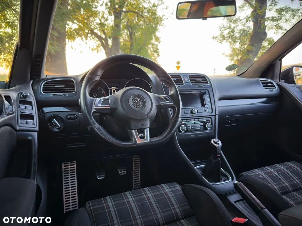 Volkswagen Golf ver-vi-2-0-tsi-gti - 17